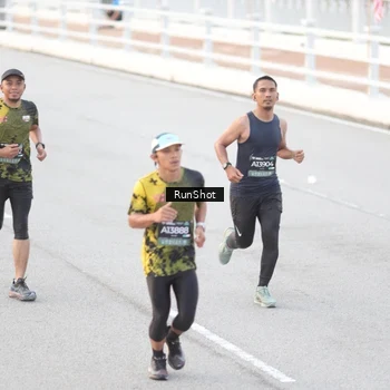 Runner Photo 6813040