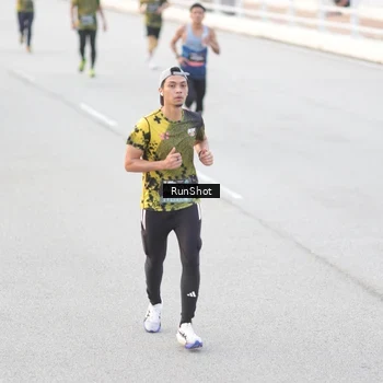 Runner Photo 6813061