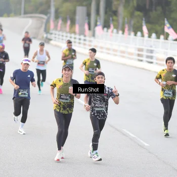 Runner Photo 6813096
