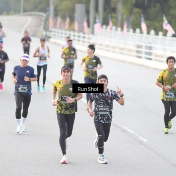 Runner Photo 6813098