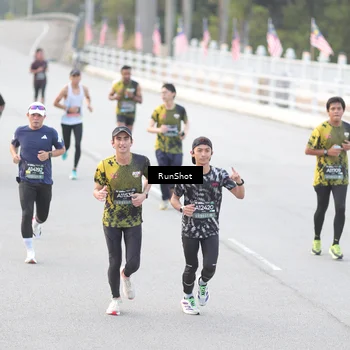 Runner Photo 6813102