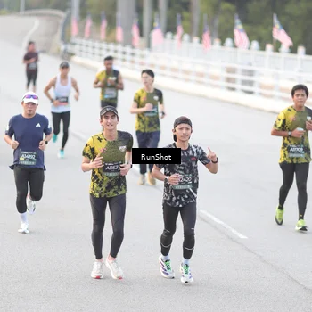 Runner Photo 6813103