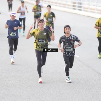 Runner Photo 6813111