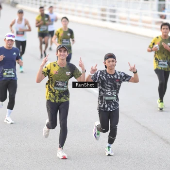 Runner Photo 6813117
