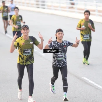 Runner Photo 6813124