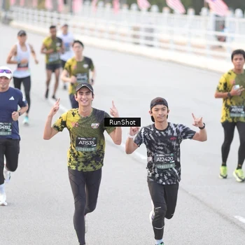 Runner Photo 6813125