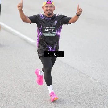 Runner Photo 6813196