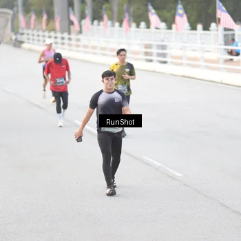 Runner Photo 6813330