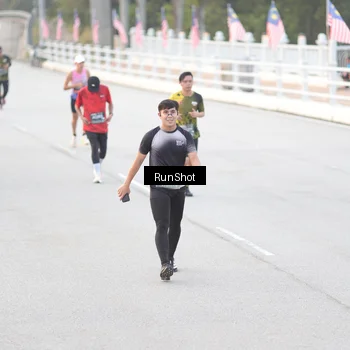 Runner Photo 6813331