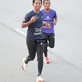 Runner Photo 6813465