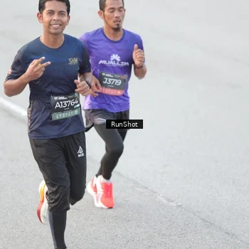 Runner Photo 6813472