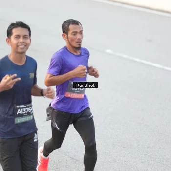 Runner Photo 6813475