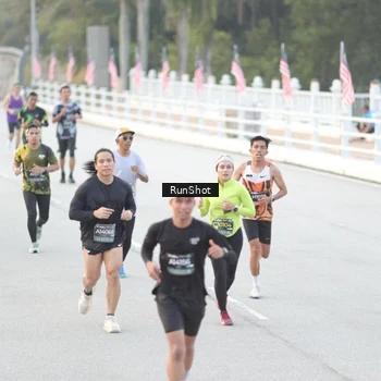 Runner Photo 6813493