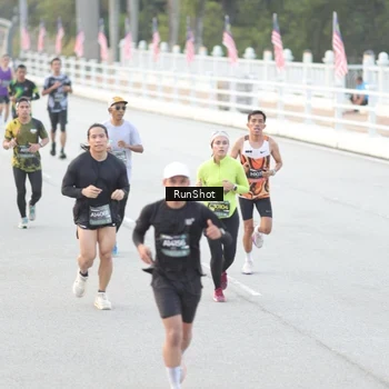 Runner Photo 6813495