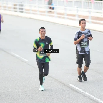 Runner Photo 6813583
