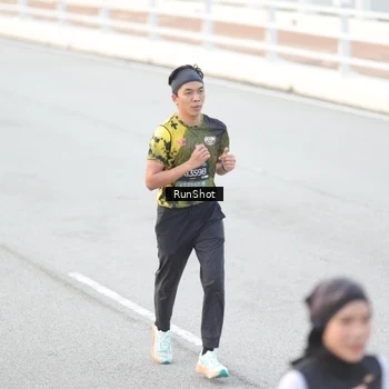 Runner Photo 6813656