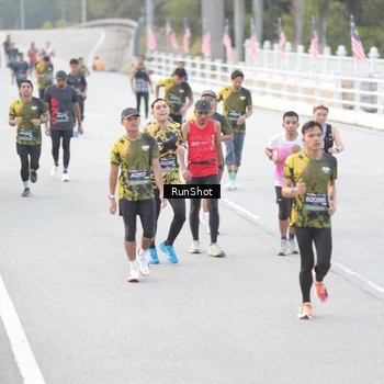 Runner Photo 6813683