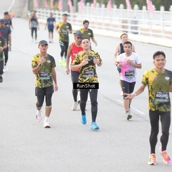 Runner Photo 6813695