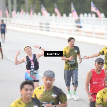 Runner Photo 6813759