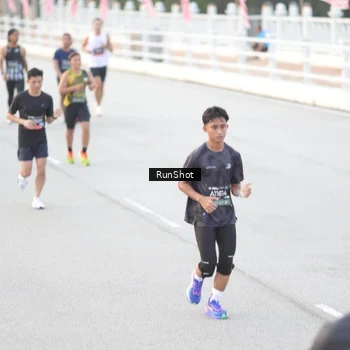 Runner Photo 6813798