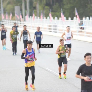 Runner Photo 6813828
