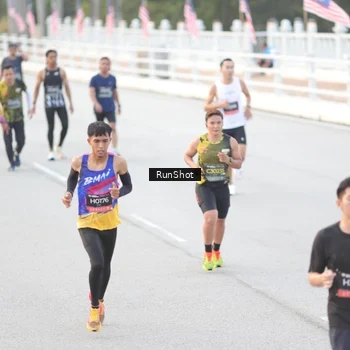 Runner Photo 6813832