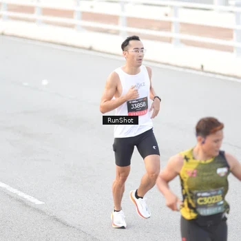 Runner Photo 6813863