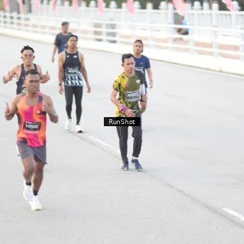 Runner Photo 6813871