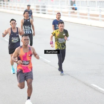 Runner Photo 6813876