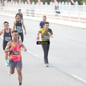 Runner Photo 6813878