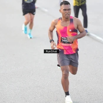 Runner Photo 6813892