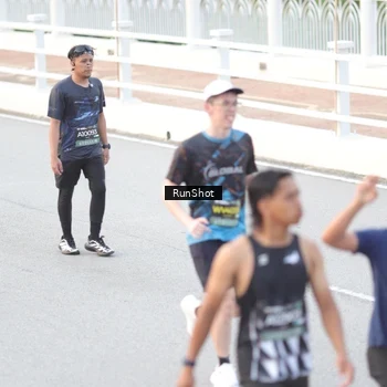 Runner Photo 6813978
