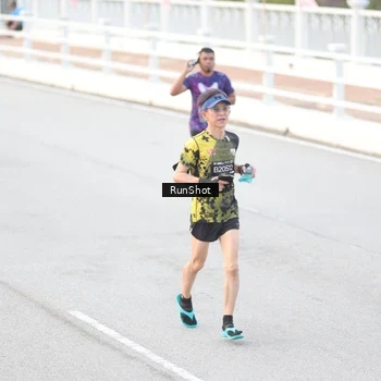 Runner Photo 6814102