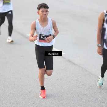 Runner Photo 6814246