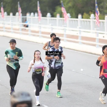 Runner Photo 6814300