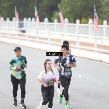 Runner Photo 6814306