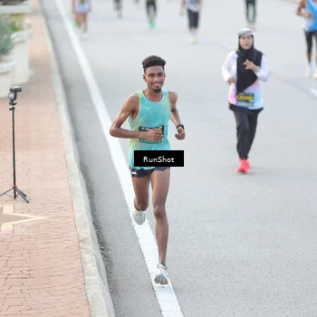 Runner Photo 6814363