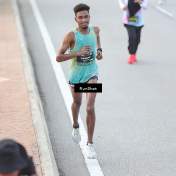 Runner Photo 6814372