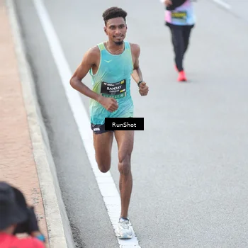 Runner Photo 6814374