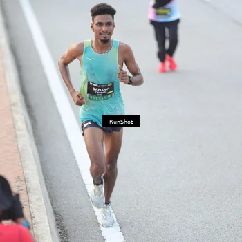 Runner Photo 6814376