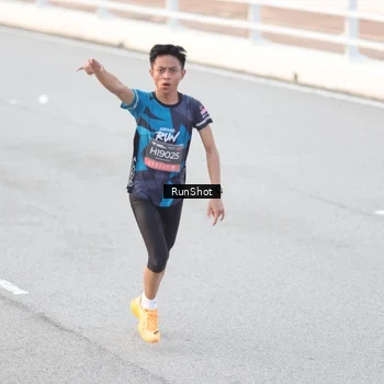 Runner Photo 6814750