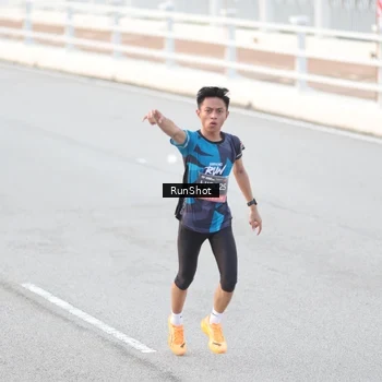 Runner Photo 6814751