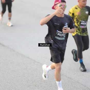 Runner Photo 6815002
