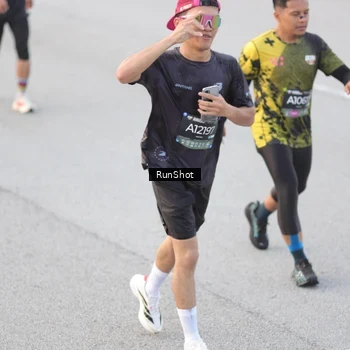 Runner Photo 6815003