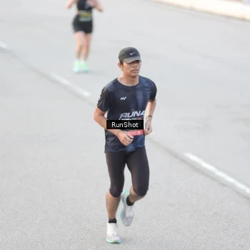 Runner Photo 6815065