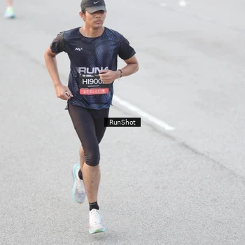 Runner Photo 6815076