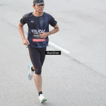 Runner Photo 6815080