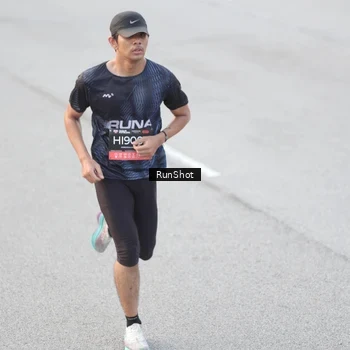 Runner Photo 6815090