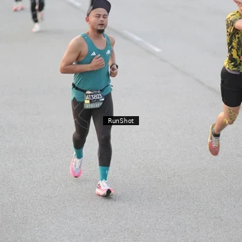 Runner Photo 6815111