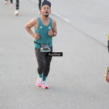 Runner Photo 6815118